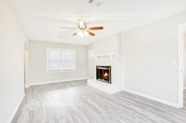 Foto del edificio - 6647 Forestdale Ln