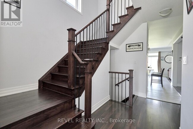 Building Photo - 33 Wood Crescent