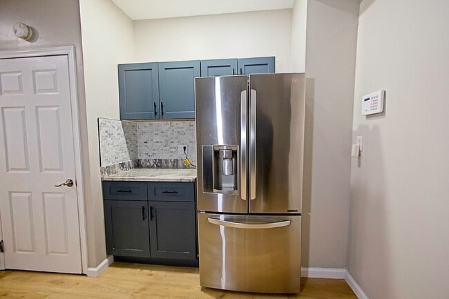 Foto del edificio - 1961 N Croskey St