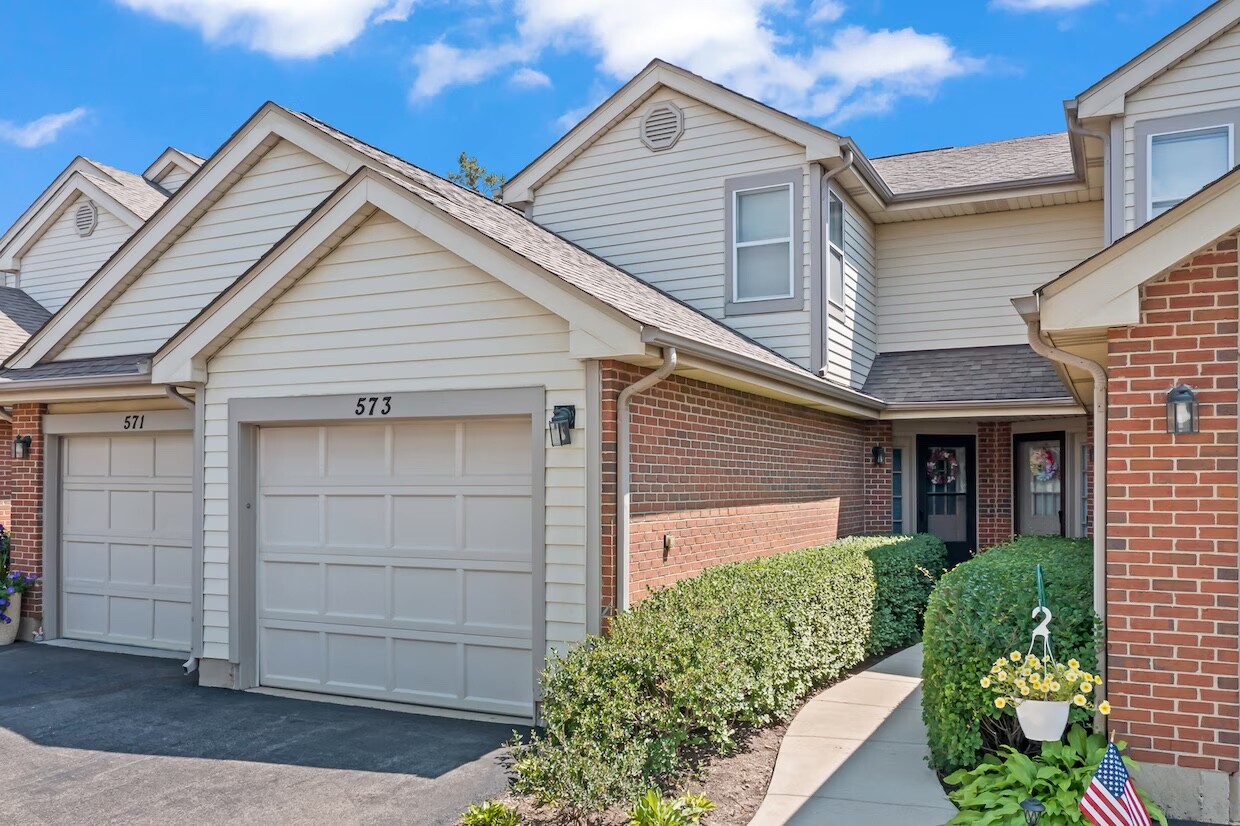 Primary Photo - 573 E Windgate Ct