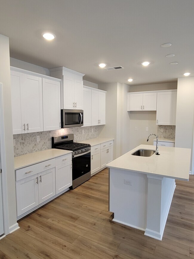 Building Photo - 121 Bird Dog Dr