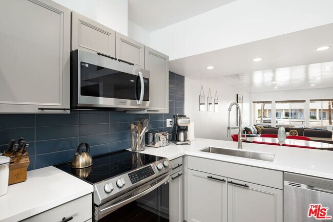 Foto del edificio - 277 E Alejo Rd