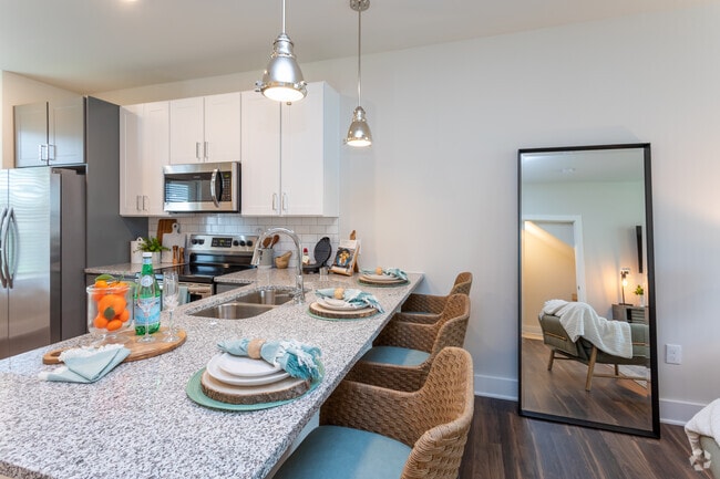 2BR, 2BA - 1296SF B2C Townhome - Kitchen - Riverwood