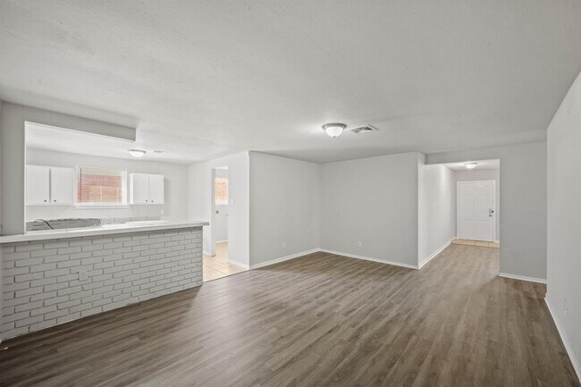 Foto del edificio - 4403 Trafalgar Dr