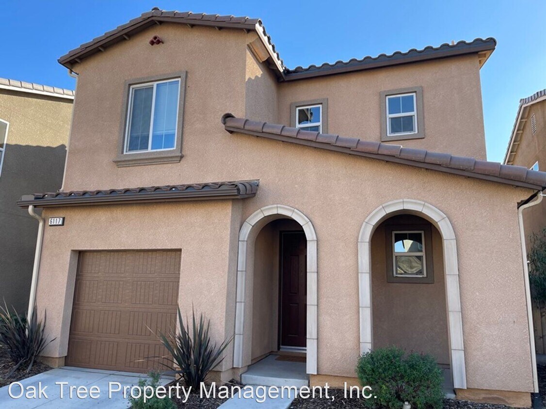 Foto principal - 3 br, 2.5 bath House - 6117 E. Brick Drive