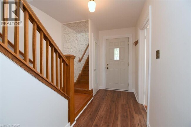 Photo du bâtiment - 136 Glen Rd