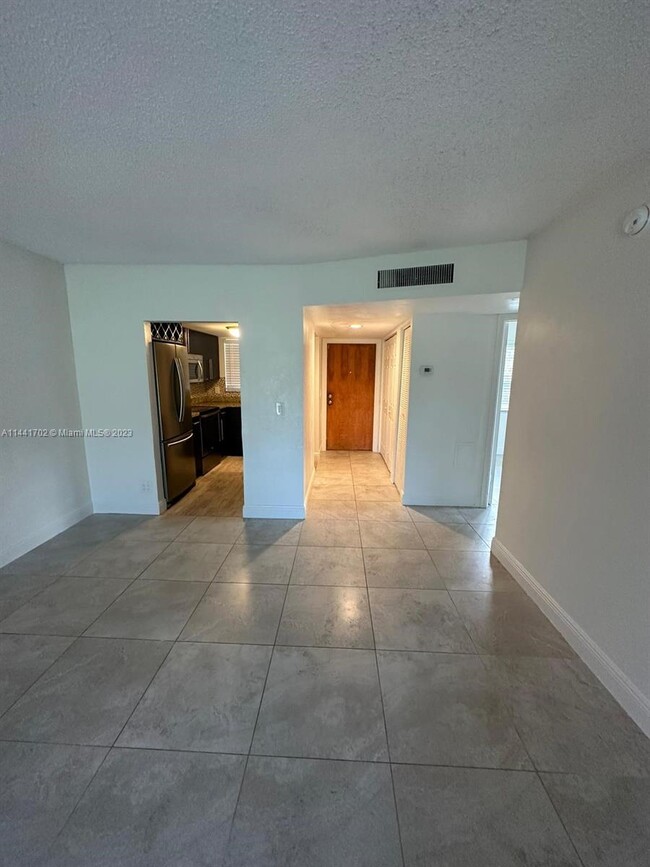 Building Photo - 1630 Embassy Dr