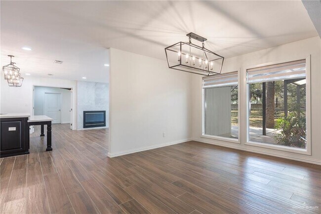 Foto del edificio - 10701 N Ware Rd