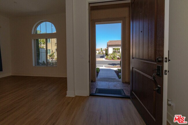 Foto del edificio - 4730 Flora Park Wy