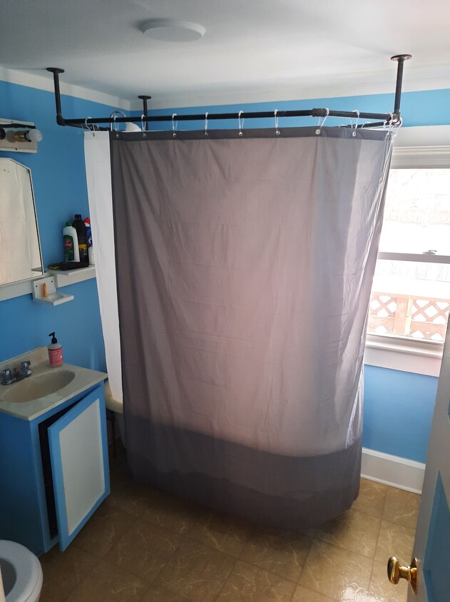 Bathroom - 311 S Ashland Ave