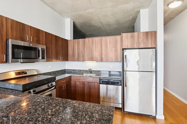 Foto del edificio - 235 W Van Buren St