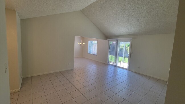 Foto del edificio - 3612 Wild Palms Dr