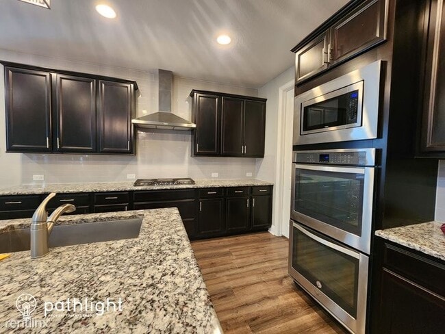 Building Photo - 5 br, 4.5 bath House - 4301 Martha Avenue ...