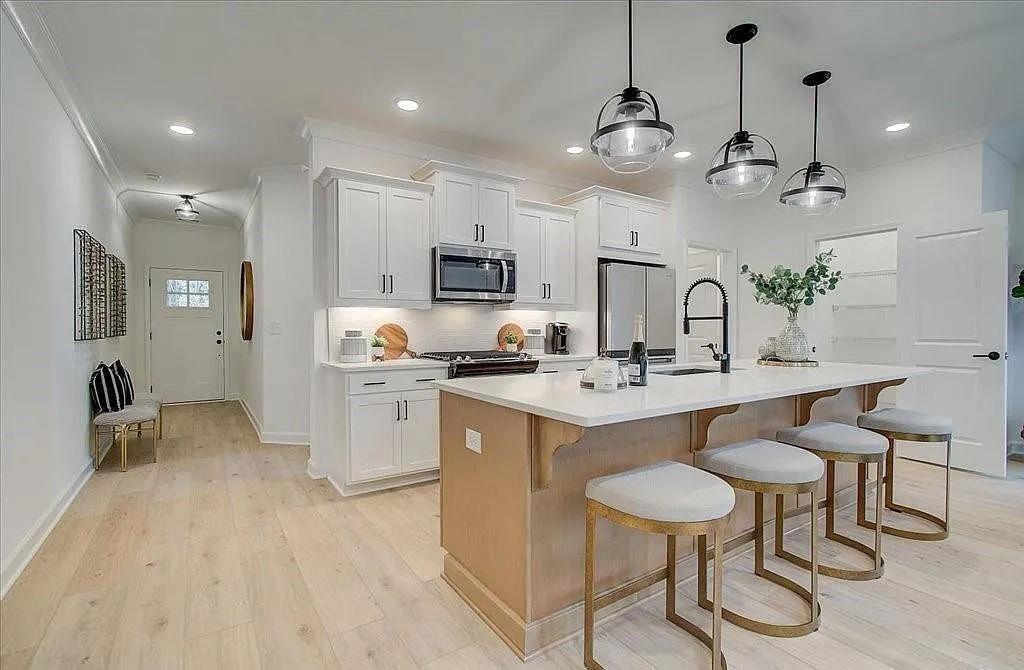Foto principal - 121 Priestwood Ln