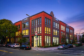 Building Photo - 695 6th Ave
