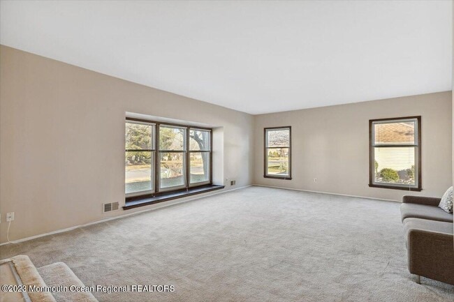 Building Photo - 5 Homestead Cir
