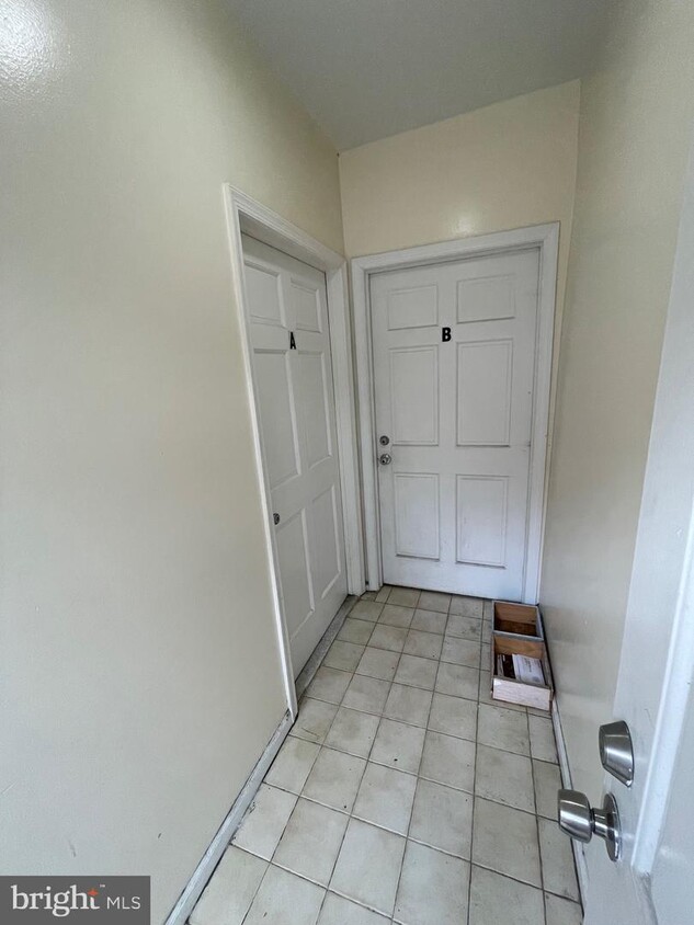 Primary Photo - 1025 Bainbridge St