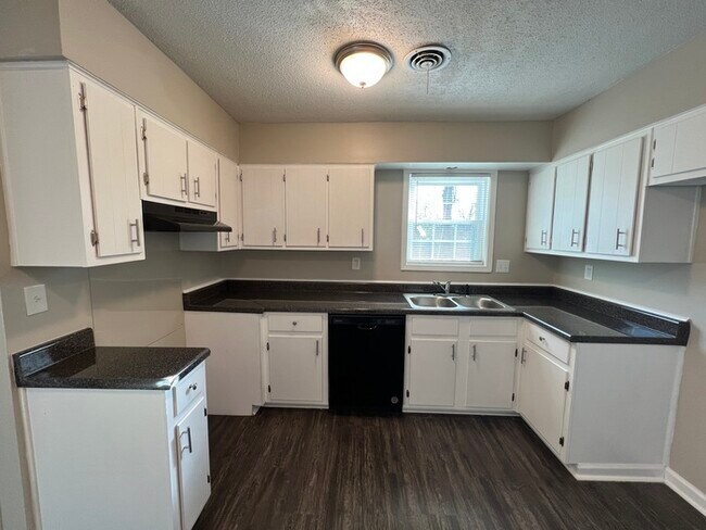 Building Photo - 4016 Edgehill St Memphis, TN 38128