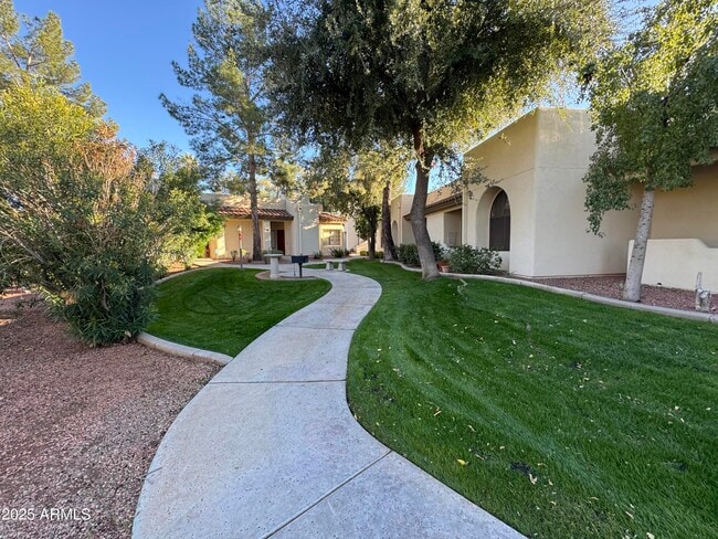 Foto del edificio - 750 E Northern Ave