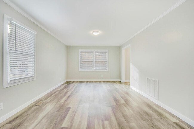 Building Photo - 3600 Barcelona Ave