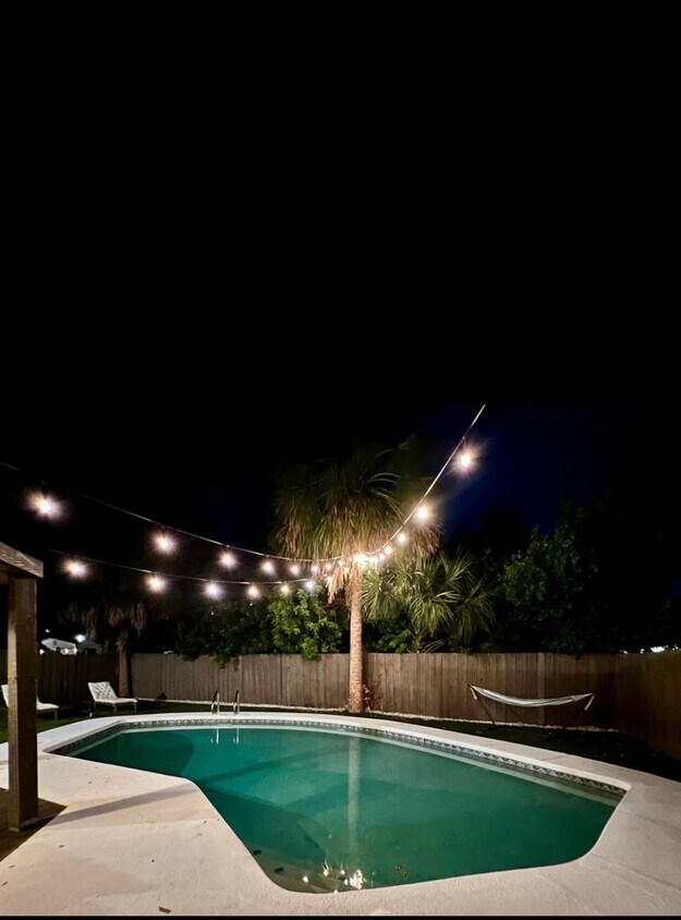 Foto principal - 3/2 Pool Home South Tampa Available NOW !!