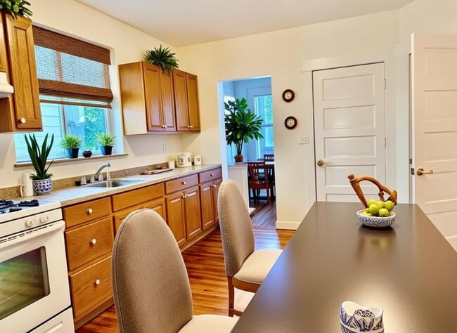 Building Photo - 2 bedroom in Somerville MA 02144
