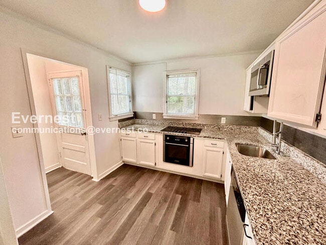 Building Photo - 1738 Duke Rd