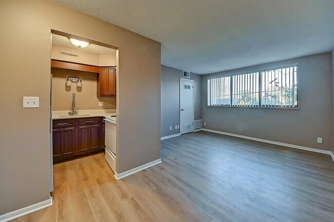 Foto del edificio - 1215 Oakland Rd NE