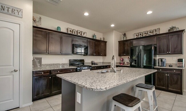 Building Photo - Popular 4 bedroom Model available June 1st!