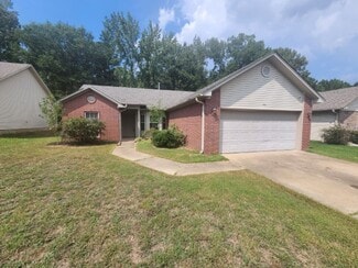 Building Photo - 701 Hidden Forest Dr