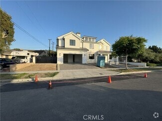 Building Photo - 3312 Kenilworth Dr