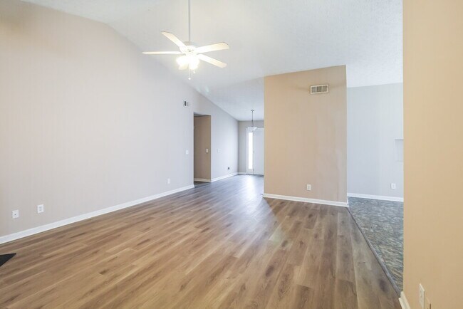 Foto del edificio - 1735 Campbell Ives Dr SE