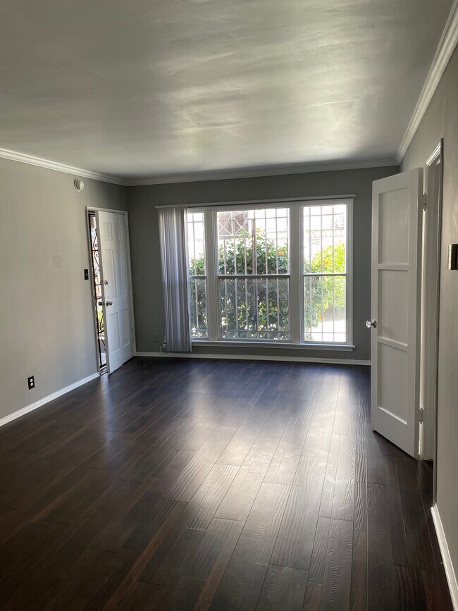 Foto del edificio - 516 N Normandie Ave