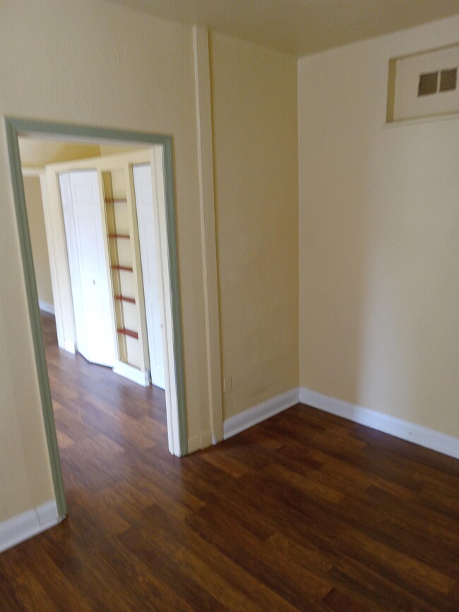 Building Photo - 1412 Golfair Blvd