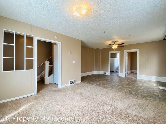 Building Photo - 909 5th Ave N