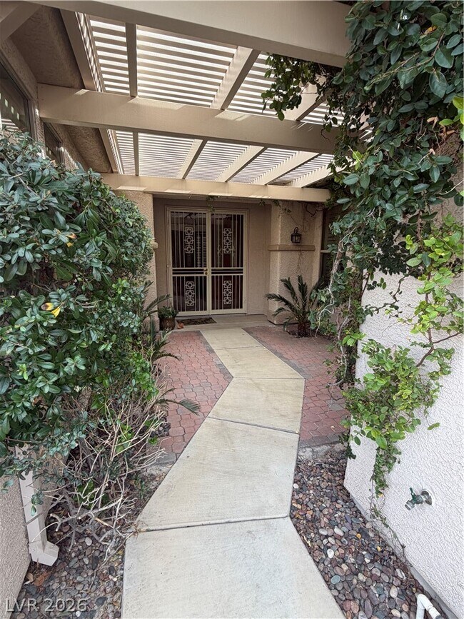 Foto del edificio - 572 Fox Links St