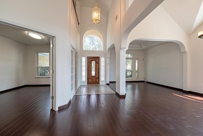 Building Photo - Stunning Circle C Ranch Home: Luxurious Li...