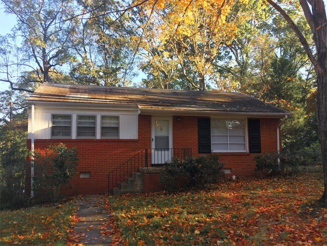 Foto del edificio - 7716 Dobbin Rd