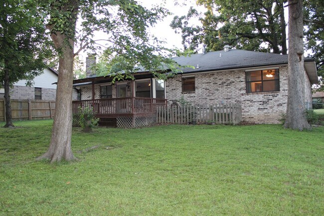 Covered deck. Large shade trees. Fenced backyard. - 2703 Hyatt Avenue