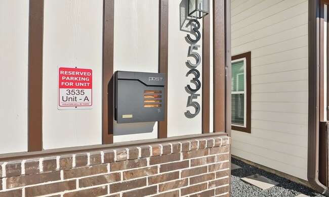 Foto del edificio - 3535 Mt Pleasant St