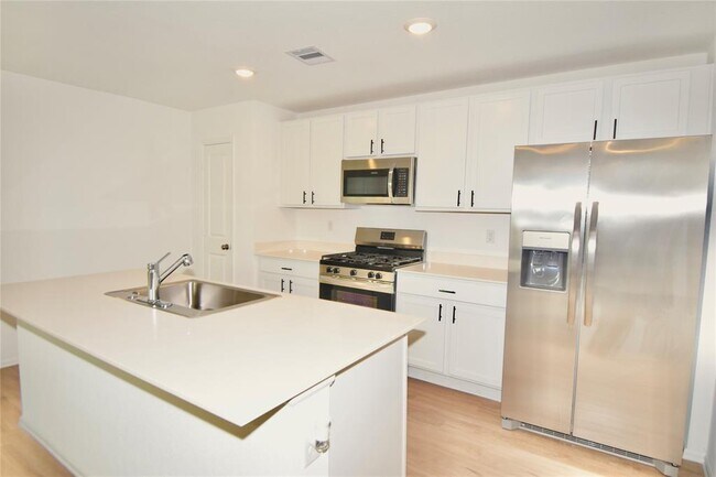 Foto del edificio - 702 Pleasant Pt Dr