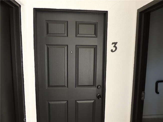 Foto del edificio - 22735 Del Valle St