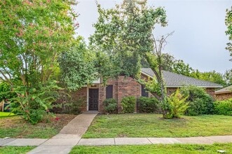 Building Photo - 3124 Landover Dr