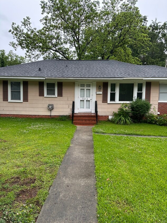 Foto principal - 504 Woodard St NE