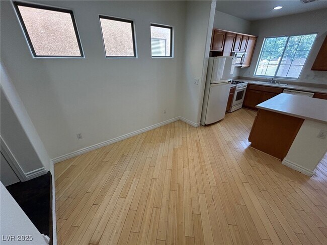 Foto del edificio - 5246 Coral Ribbon Ave
