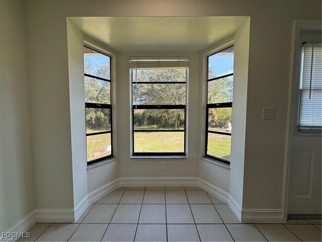 Foto del edificio - 645 Homestead Rd S