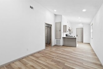 Building Photo - 1503 Ave P