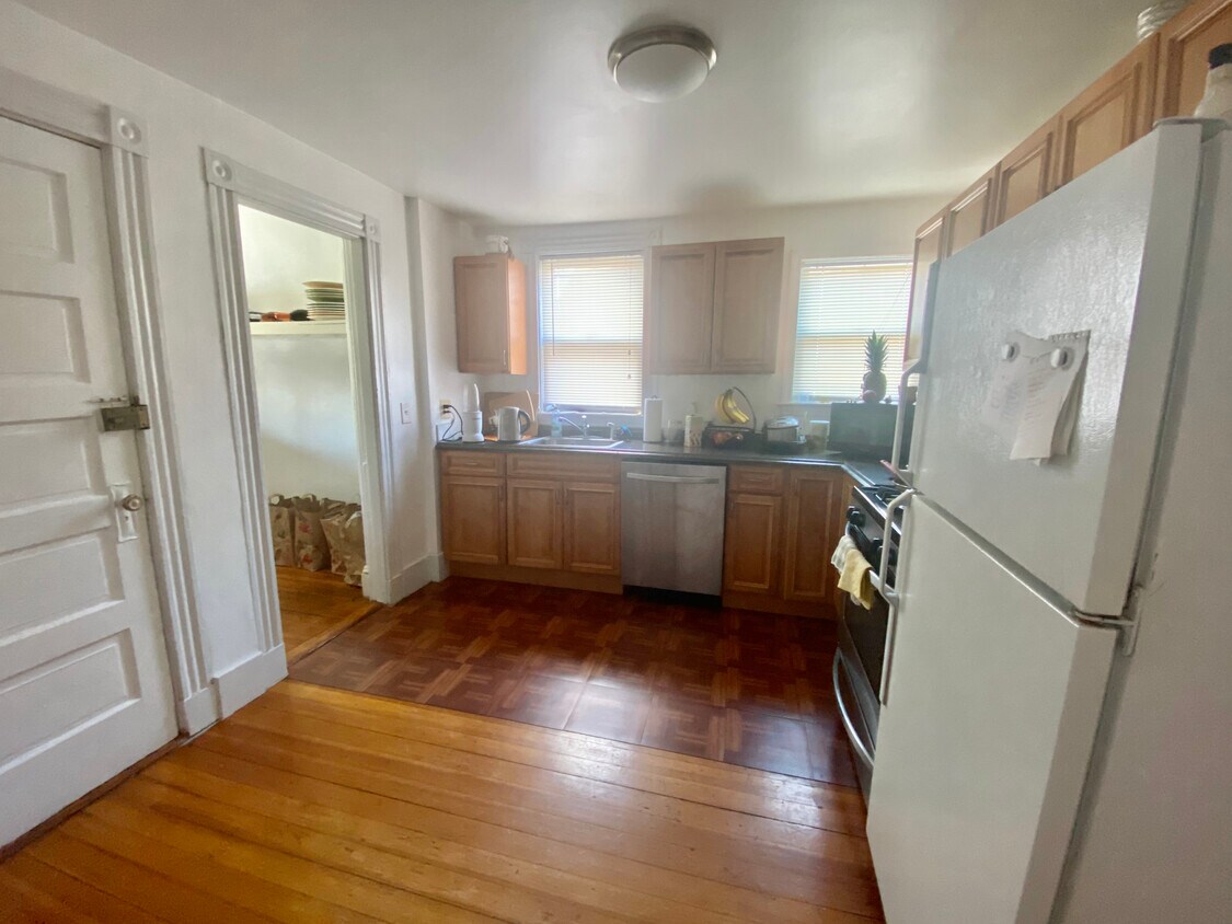 Primary Photo - 43 Pearson Ave