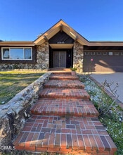 Building Photo - 10945 Kings Rd