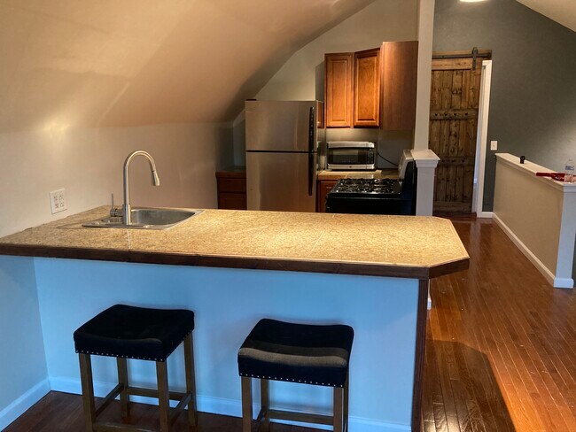 Fully equipt kitchen - 3268 Pennsylvania Ave